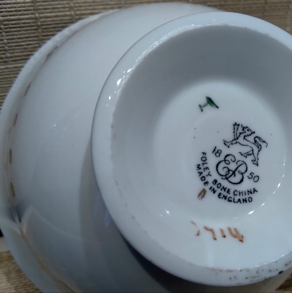 3 Vintage Floral Teacups - Picture 4 of 6